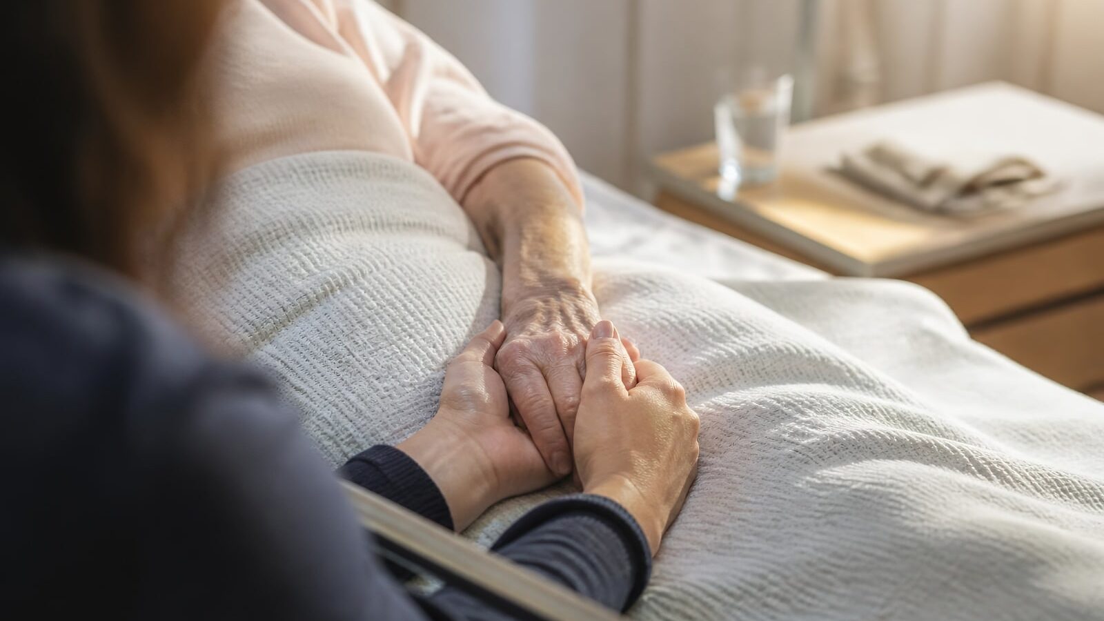 Signes de fin de vie dans la maladie d'Alzheimer : reconnaître, soulager, accompagner